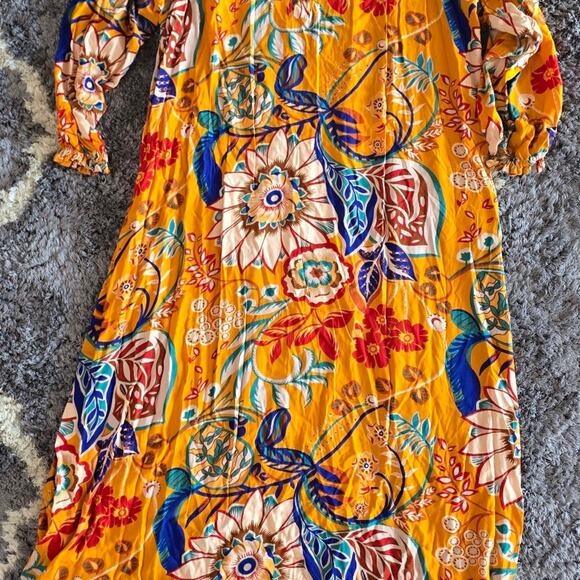 Miss Huan Dresses & Skirts - Miss Huan Floral long-sleeved Dress Size Medium